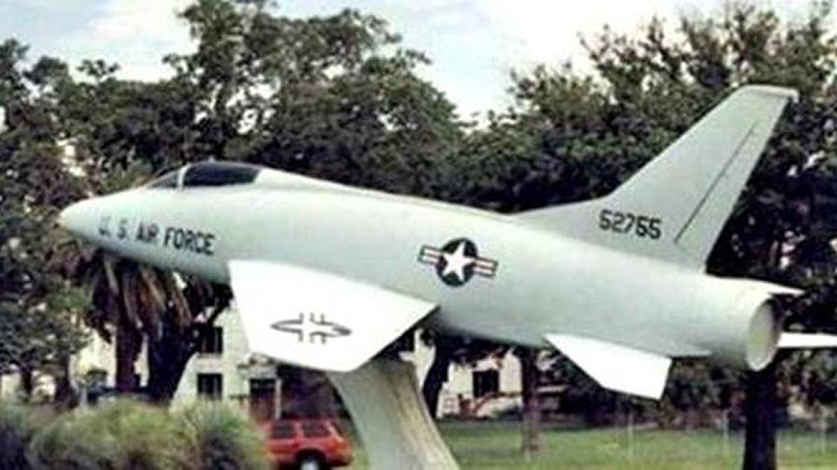 Biloxi Mayor Andrew ‘FoFo’ Gilich wants to honor Keesler Air Force Base with a jet in the median of US 90 near White Avenue, near where one had been displayed in years past.