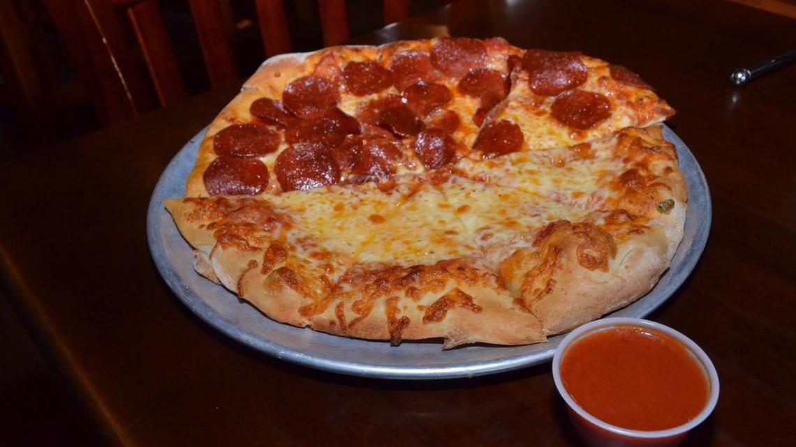 I tried a strange pizza trend in Mississippi and got hooked. Could it come to Columbus?