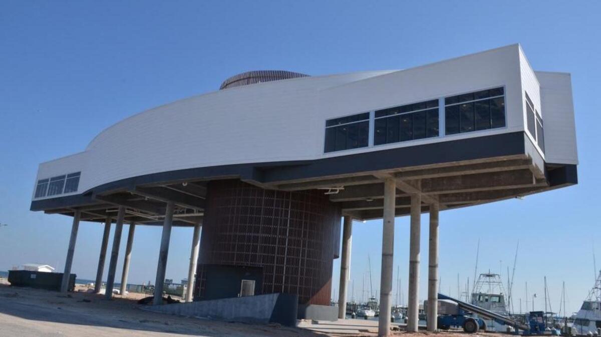 A Sound Off reader says the developer for the upcoming casino in Long Beach is the same one that brough the “submarine in the sky” to Long Beach Harbor.