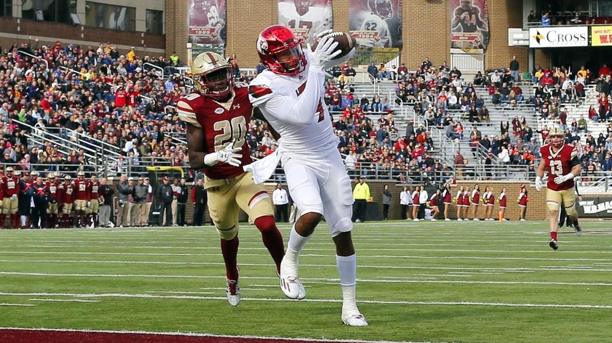 Louisville wide receiver Jaylen Smith catches a touchdown pass ahead off Boston College defensive back Isaac Yiadom during Louisville's 52-7 win over Boston College at Alumni Stadium in Boston on Nov. 5, 2016.