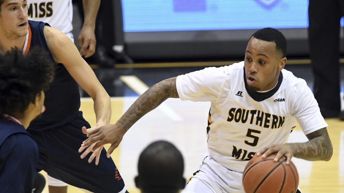 Southern Mississippi's Tyree Griffin takes possession of the ball against UTSA on Saturday.