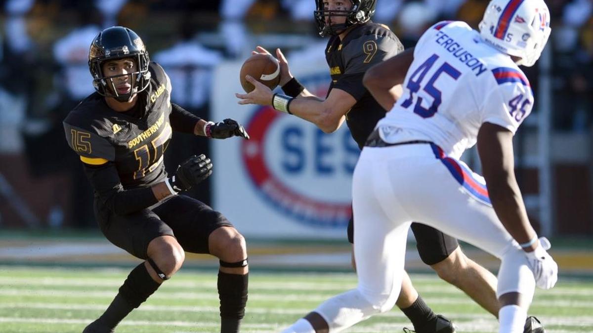 Southern Mississippi quarterback Nick Mullens searches for a receiver against Louisiana Tech. The Golden Eagles won 39-24 to qualify for a bowl game.