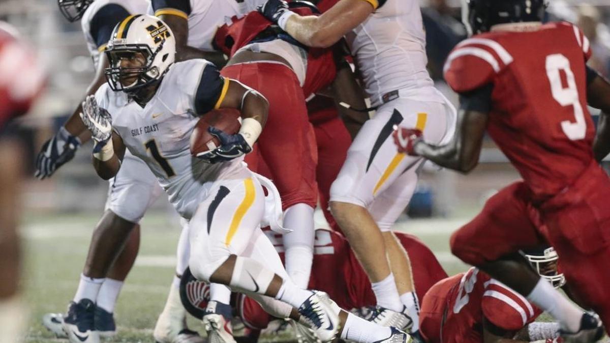 Mississippi Gulf Coast CC Bulldogs running back Deandre Torrey (1) breaks for a long gain against Itawamba at A.L. May Memorial Stadium, Perkinston on Aug. 31, 2017.