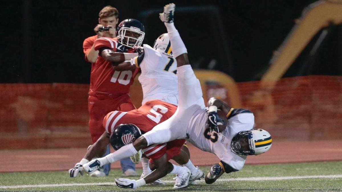 Mississippi Gulf Coast Community College receiver Tyquan Ulmer (13) makes a catch and against Itawamba at A.L. May Memorial Stadium, in Perkinston, Aug. 31, 2017. The Bulldogs host Mississippi Delta on Thursday.