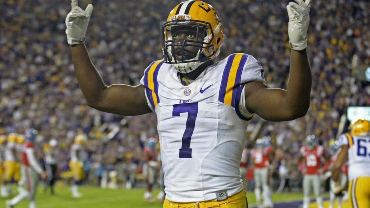 LSU running back Leonard Fournette works to ignite crowd after running for a touchdown against Ole Miss on Saturday in Baton Rouge, La.