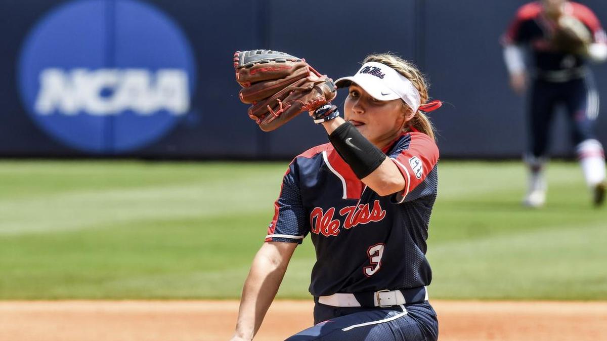 Ole Miss pitcher Kaitlin Lee (3) led the Rebels past North Carolina 7-2 to reach the NCAA Super Regionals.