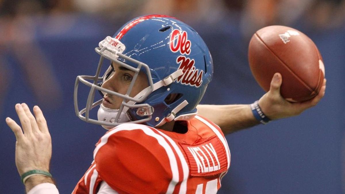 Chad Kelly throws a pass against Oklahoma State.