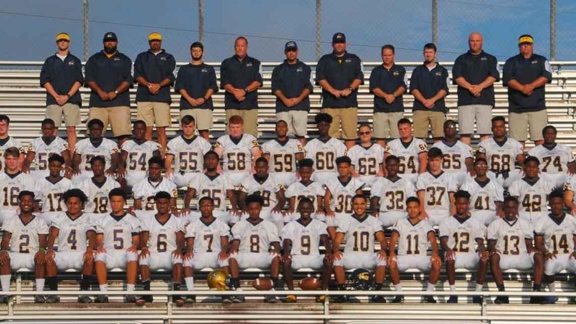Gautier football relying on new faces to fill key roles as 2017 season approaches