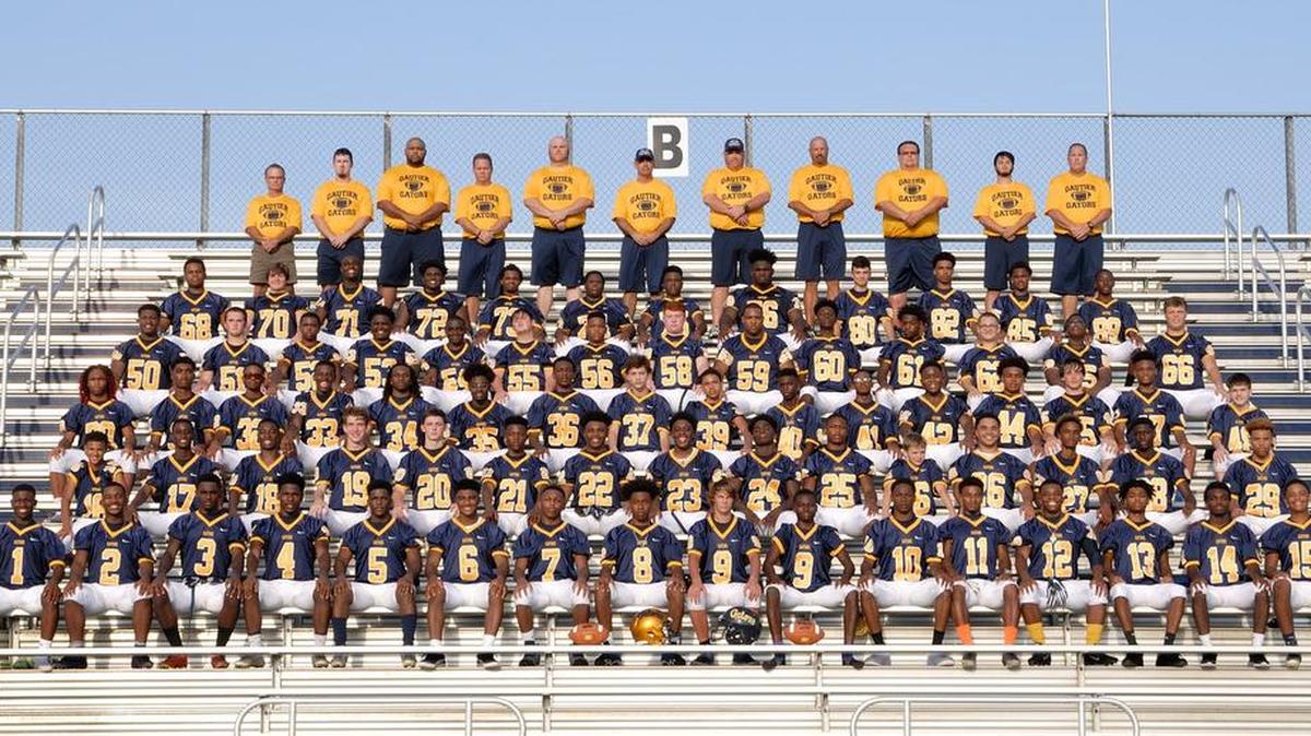 The 2016 Gautier High School football team.