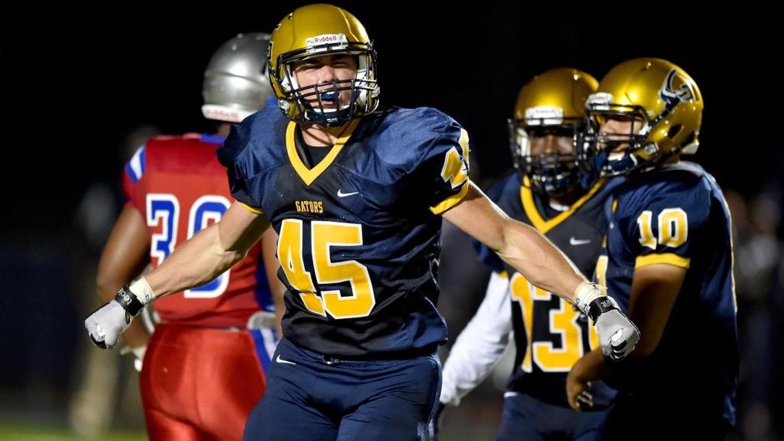 ‘Nobody can outrun’ this Coast football star and colleges have begun to take notice