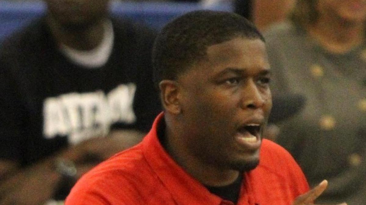 Pascagoula coach Lorenzo Wright