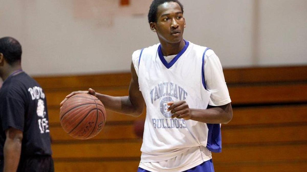 Vancleave’s Xavier Bass helped the Bulldogs beat Pass Christian on Saturday.