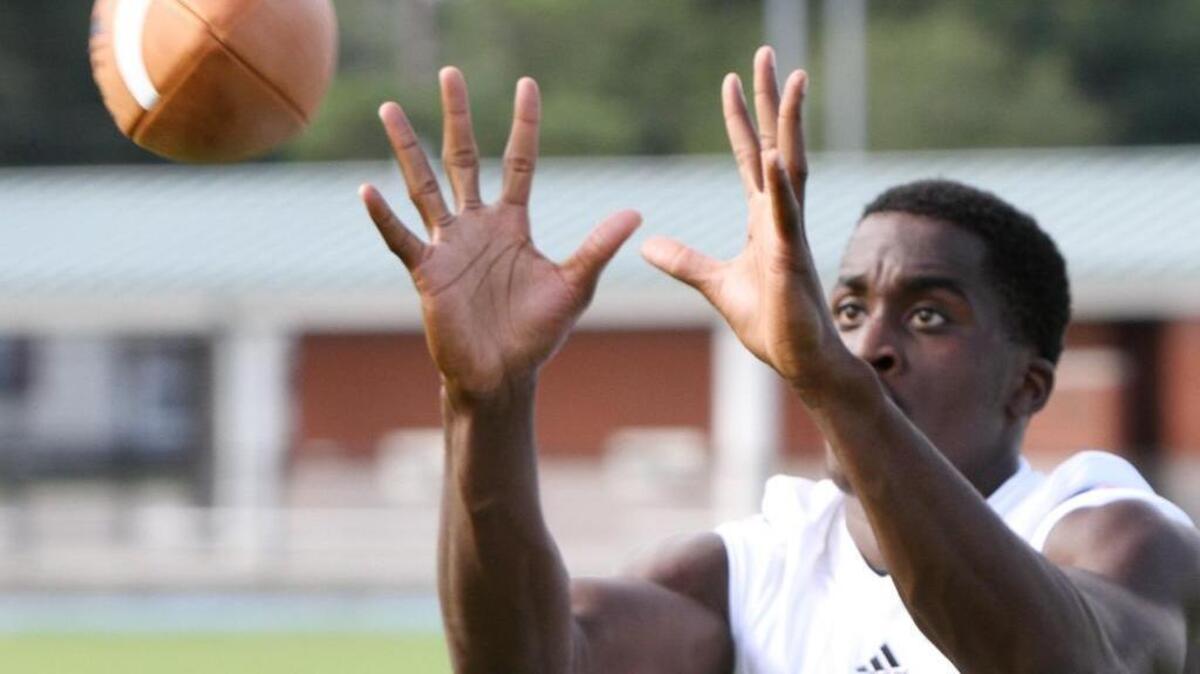 Gulf[port High School receiver/linebacker Derick Hall picked an LSU offer on Wednesday.