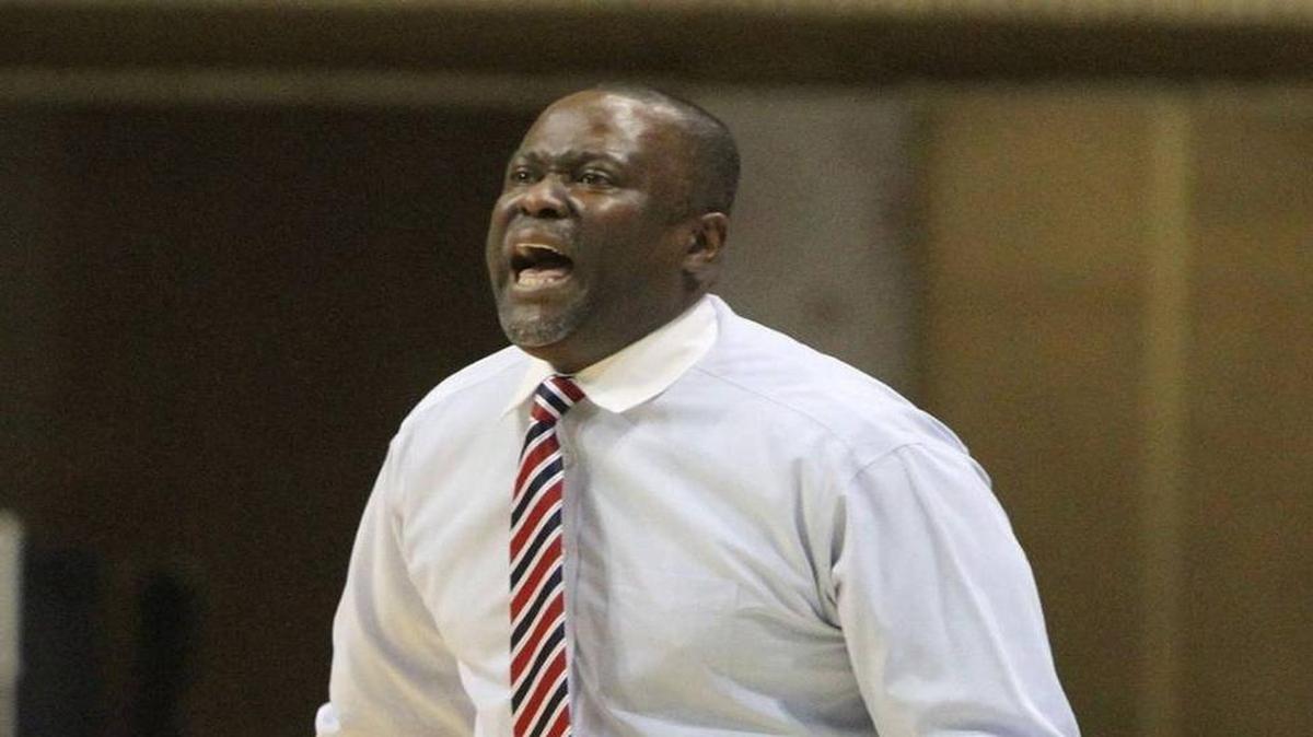 Pascagoula basketball coach Ronald Norman is leaving the Panthers to take a job at Meridian.