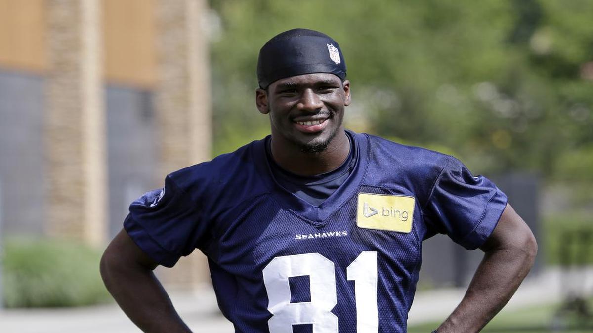 Former Seattle Seahawks and Carolina Panthers receiver Kevin Norwood has signed with the San Diego Chargers.