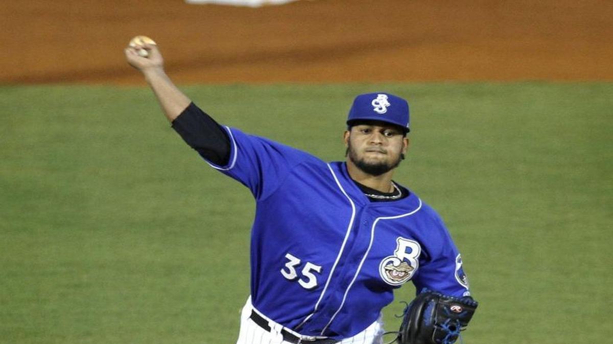 Angel Ventura of the Shuckers shined Friday in a loss to the Tennessee Smokies.