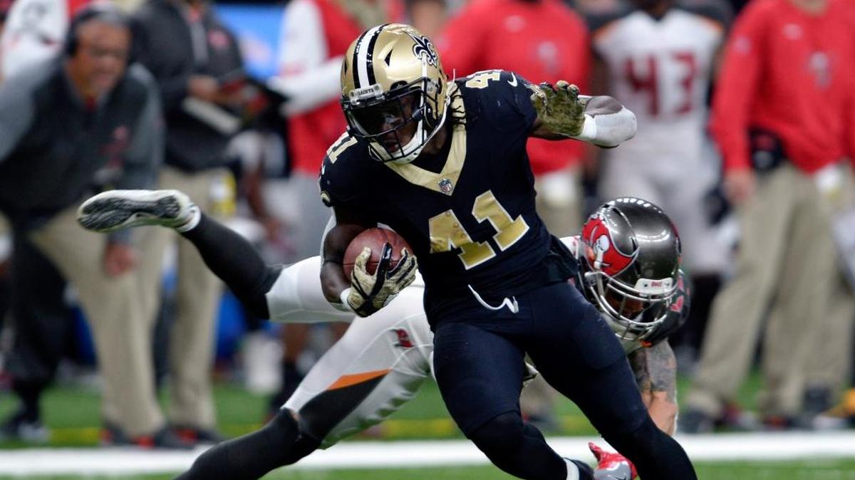 New Orleans Saints running back Alvin Kamara (41) carries in the second half against the Tampa Bay Buccaneers in New Orleans.