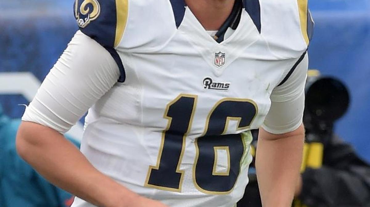 Los Angeles Rams quarterback Jared Goff (16).