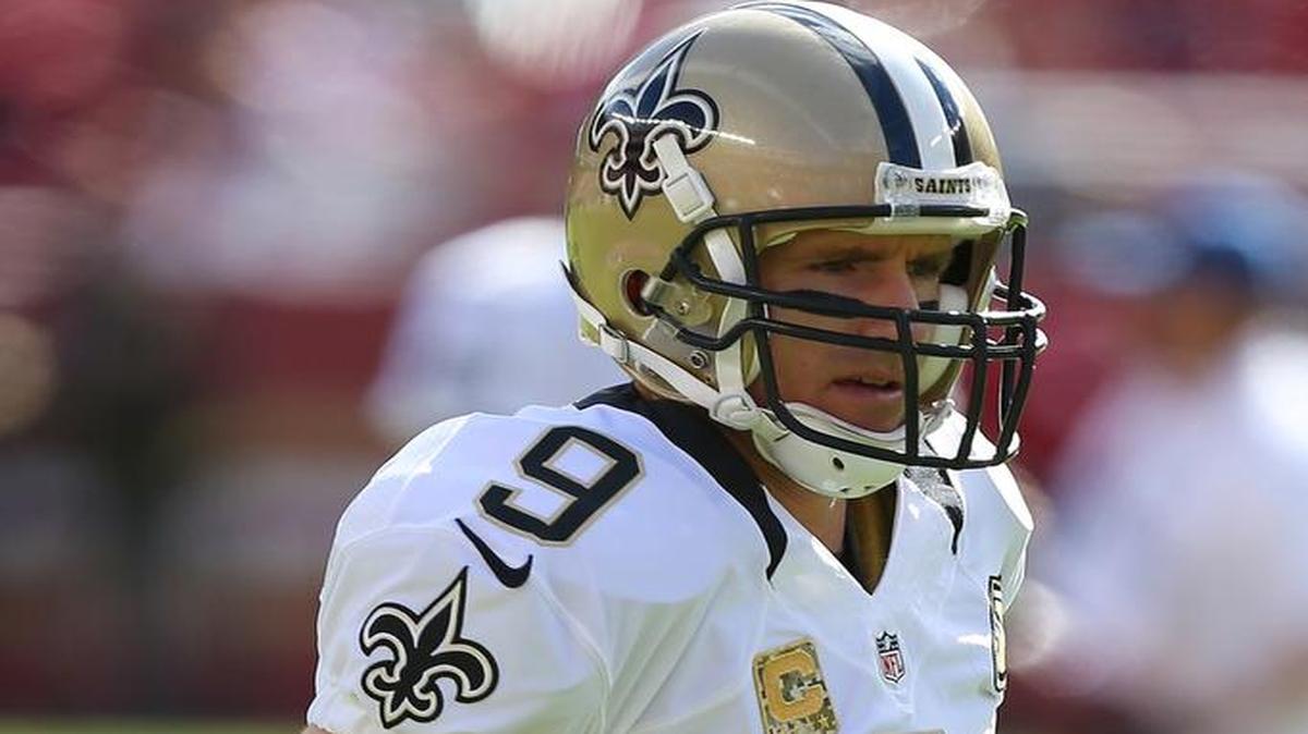 New Orleans Saints quarterback Drew Brees (9) leads the Saints against the Carolina Panthers on Thursday night in Charlotte, N.C.