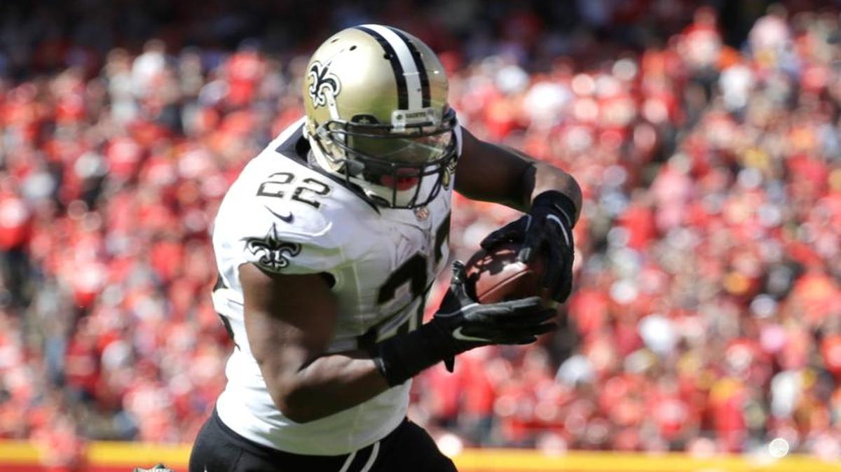 New Orleans Saints running back Mark Ingram (22) runs for a touchdown during the second half of an NFL football game against the Kansas City Chiefs in Kansas City, Mo., Sunday.