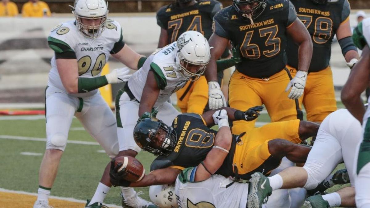Southern Miss running back Tez Parks stretches the ball over the goal line during the game against UAB at Roberts Stadium on Nov. 18, 2017.