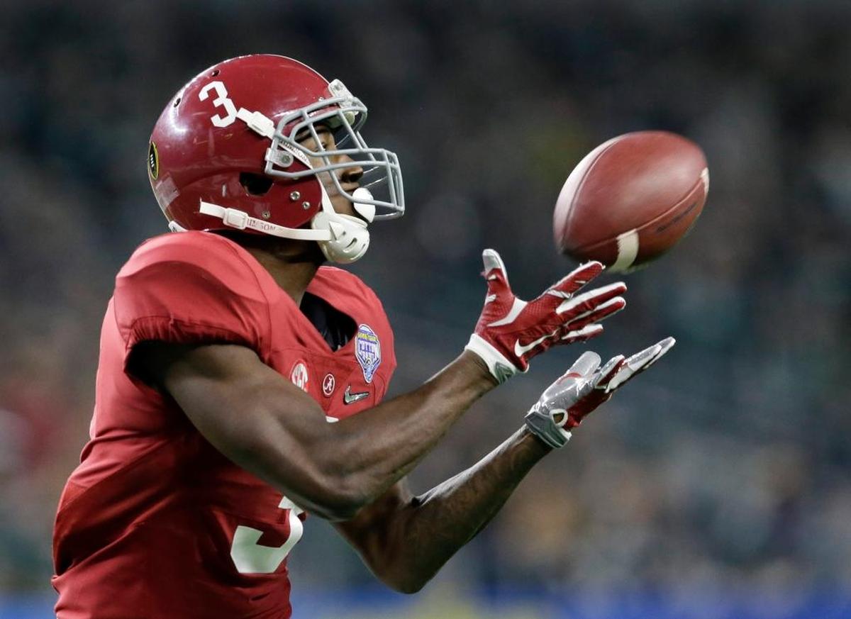 Alabama wide receiver Calvin Ridley (3) makes a touchdown reception against Michigan State during the second half of the Cotton Bowl NCAA college football semifinal playoff game, Thursday, Dec. 31, 2015, in Arlington, Texas.
