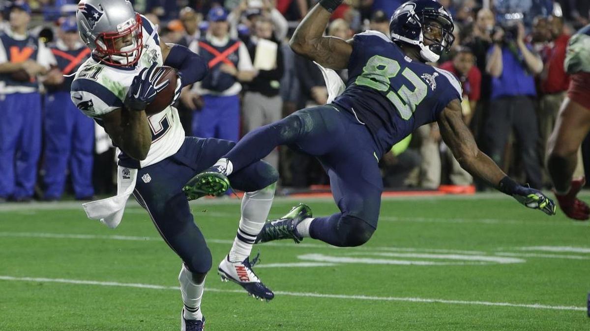 New England Patriots strong safety Malcolm Butler intercepts a pass intended for Seattle Seahawks wide receiver Ricardo Lockette in Super Bowl XLIX on Feb. 1, 2015, in Glendale, Ariz.
