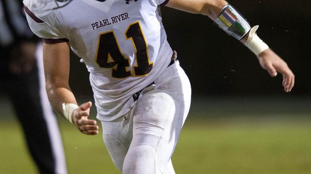 Former Harrison Central linebacker Chase Crosby returns for Pearl River Community College.