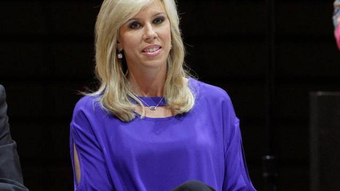 Pascagoula’s Sarah Thomas is a second-year NFL line judge.
